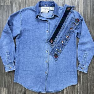 Eagles Eye Vintage 90s Chambray Blue Button Up Shirt Size Small Holiday Collared